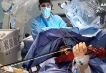 TARANTO: RAGAZZA OPERATA AL CERVELLO MENTRE SUONA IL VIOLINO