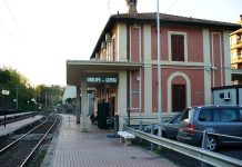 MORLUPO: PUSHER 17ENNE BLOCCATO MENTRE SPACCIA ALLA STAZIONE FERROVIARIA.