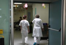 Medici: dopo dieci anni di attesa, firmato il contratto. Aumento di 200 euro lordi mensili.