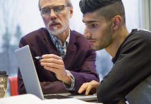 Lavoro: nelle aziende italiane lavorano insieme ben cinque generazioni diverse.