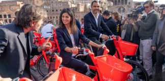 Roma: da oggi attivo Jump, il servizio “bike-sharing” di Uber di bici elettriche a pedalata assistita.
