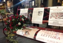 Campagnano: letture, rose e una panchina rossa per la Giornata contro la violenza sulle donne.