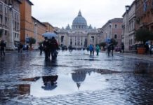 I presidi contro la Raggi: “ha chiuso le scuole per un po’ di pioggerella”.