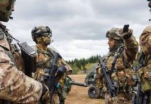 Tarquinia: ieri esercitazione dei paracadutisti della Folgore in località Pian di Spille.