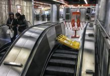 Roma: sprofonda gradino delle scale mobili alla stazione metro Furio Camillo. Nessun ferito.