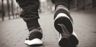 Commissario Borrelli: “Anche chi esce a piedi dovrà avere l’autocerticazione”.