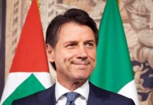 Il premier Giuseppe Conte: “I canti dai balconi rincuorano. Uniti ce la faremo.”