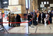 Milano: controlli alle stazioni dei treni per chi parte. Deve esserci un motivo valido.