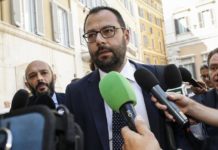 Il governo verso la sospensione dei pagamenti di mutui, bollette e tributi in tutta Italia.
