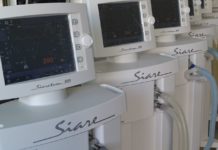 Nella fabbrica di ventilatori polmonari da oggi anche tecnici dell’esercito per aumentare la produzione.