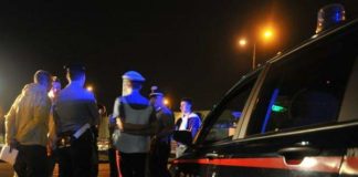 Riano: finti poliziotti compiono rapina in villa, notte di terrore per una donna e i suoi tre figli.