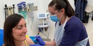 Vaccino Pomezia/Oxford, l’annuncio: “A dicembre pronto il primo stock”.