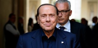 Covid-19, Silvio Berlusconi positivo al tampone, è in isolamento a casa.