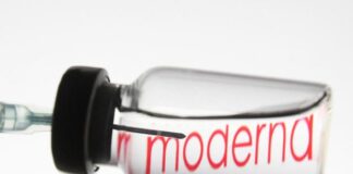 In arrivo vaccino Moderna. Possibile anticipo agli ultra ottantenni.