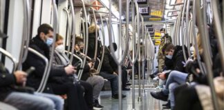 I Nas trovano tracce del Covid sui mezzi pubblici di Roma e del Lazio.