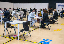 Va a fare il vaccino con i documenti falsificati di un amico No vax. Arrestato.