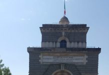 Cadono frammenti Torretta, chiuso ai pedoni Ponte Milvio.