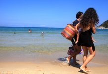 Forza Italia: “Mille euro di bonus vacanze per chi si vaccina”.