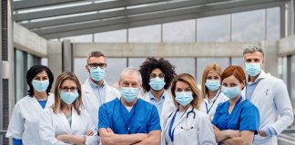 Medici sfiancati da minacce No Vax, esposto alla Procura della Repubblica