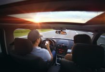 Caro carburante, è corsa all’auto condivisa: come spostarsi in zona risparmiando benzina