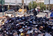 Roma, in fiamme la storica “Bancarella del Professore” a Piazzale Flaminio Bancarella del Professore