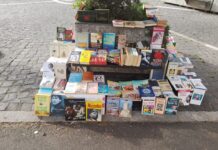 La storia di Maurizio e della libreria più piccola del mondo a Faleria Libreria più piccola del mondo a Faleria